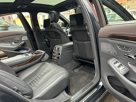 Mercedes S 222 с водителем